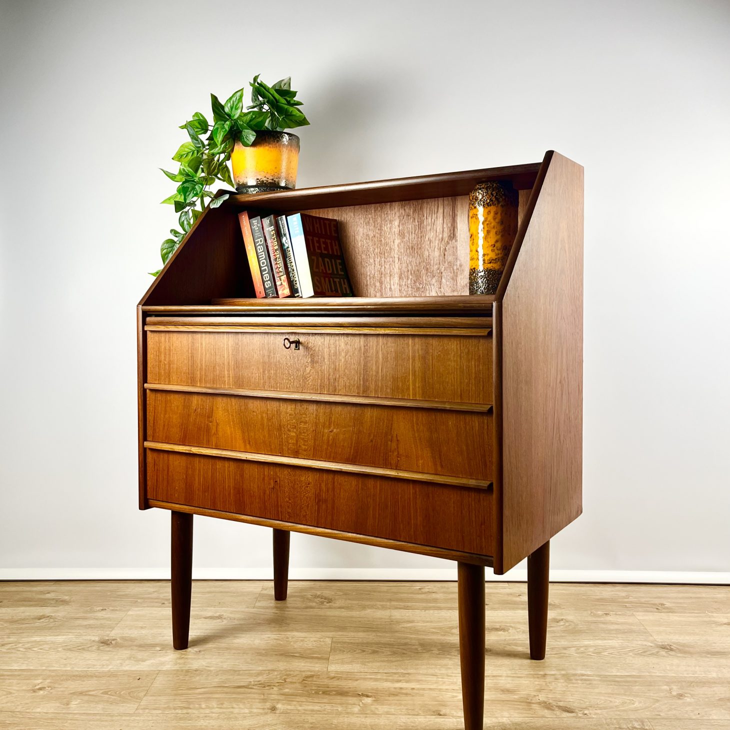 Stylish Compact 1960s Danish Bureau, Hanbjerg Møbelfabrik