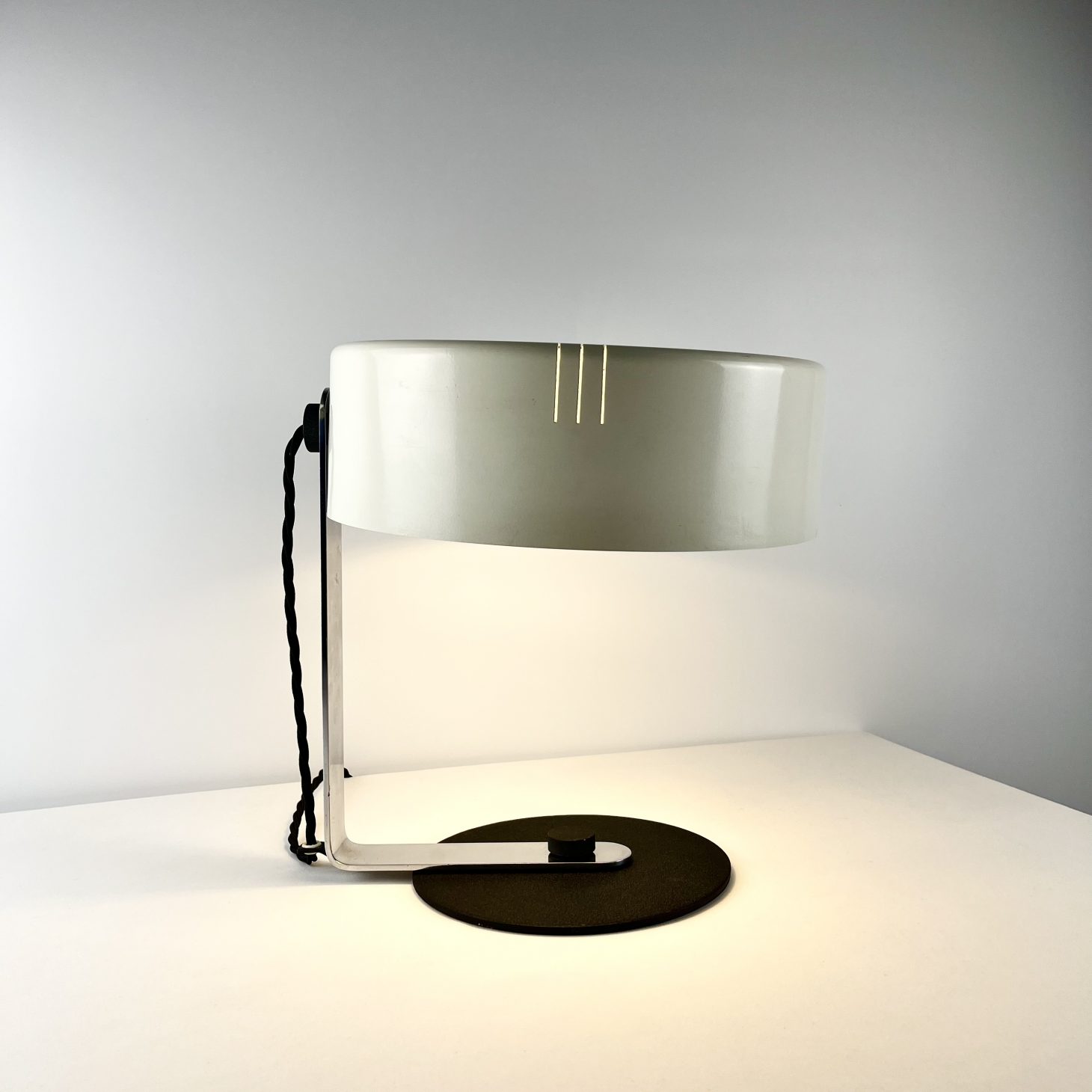 Ultra Stylish Metal Desk Lamp, Italian 1970s