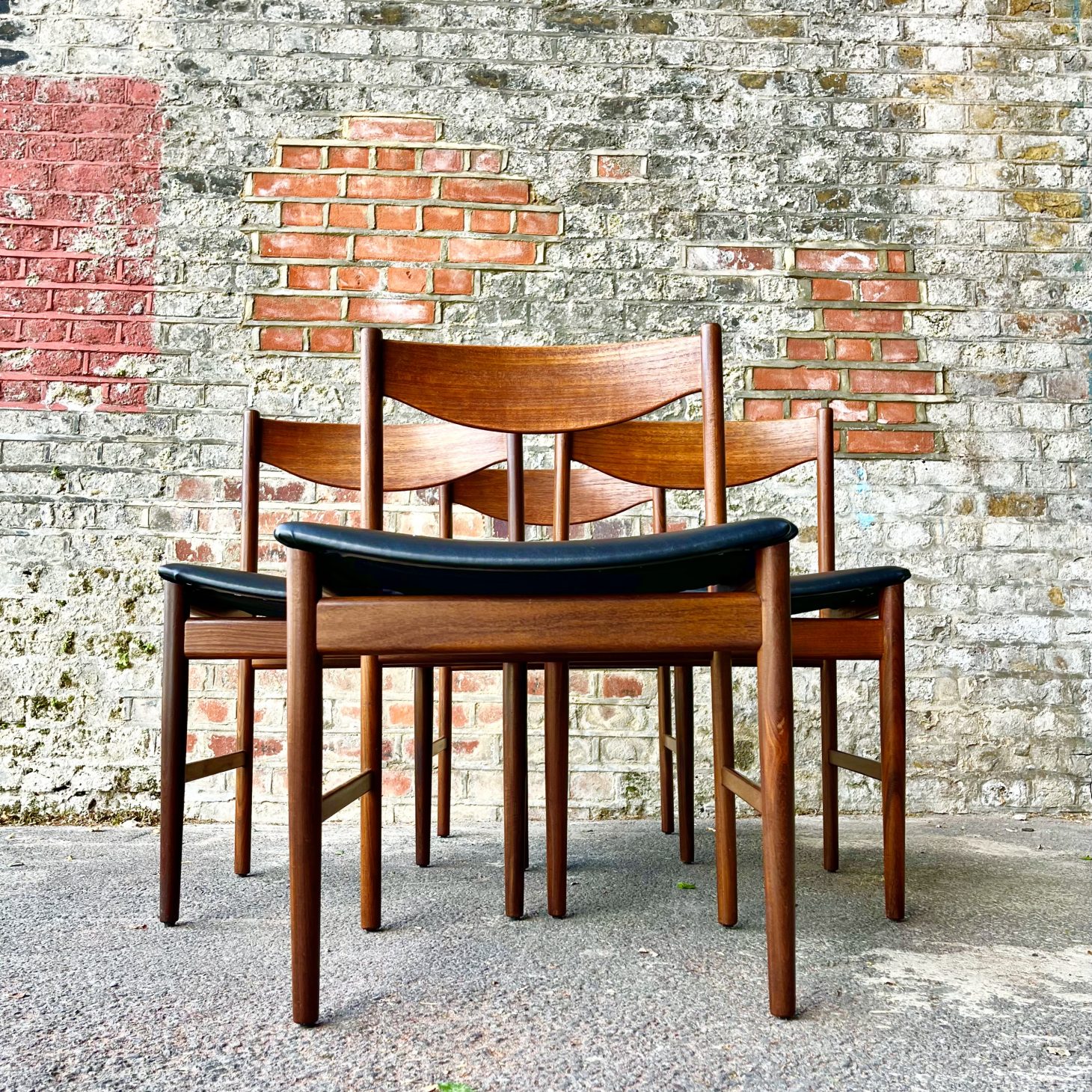 Sleek Set of 4 Kofod Larsen for G Plan Dining Chairs, 1950s - 1960s