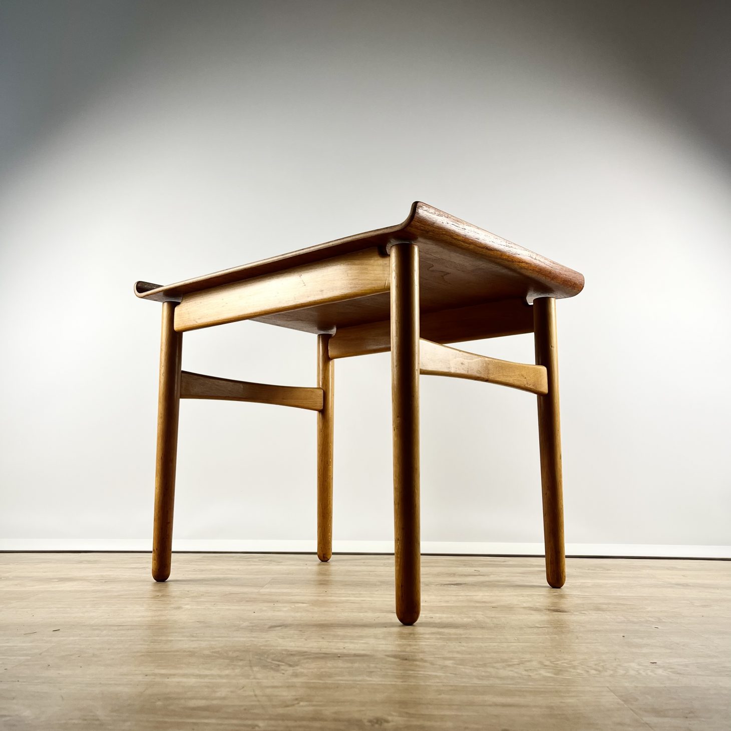 Rare Hans Wegner Model FH1937 ‘Shell’ Table, Danish 1940s